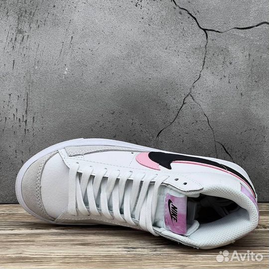 Кроссовки женские Nike Blazer Mid 77