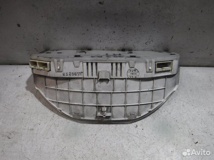 Панель приборов Mazda 323 BA