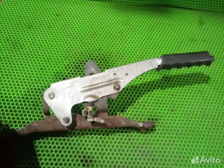 Ручник стояночного тормоза Volkswagen Transporter