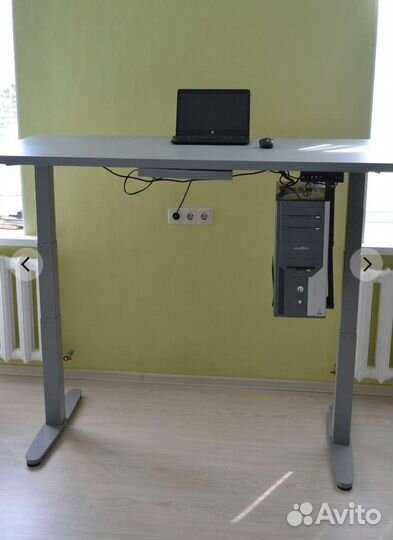 Компьютерный столс с регулировкой по высоте