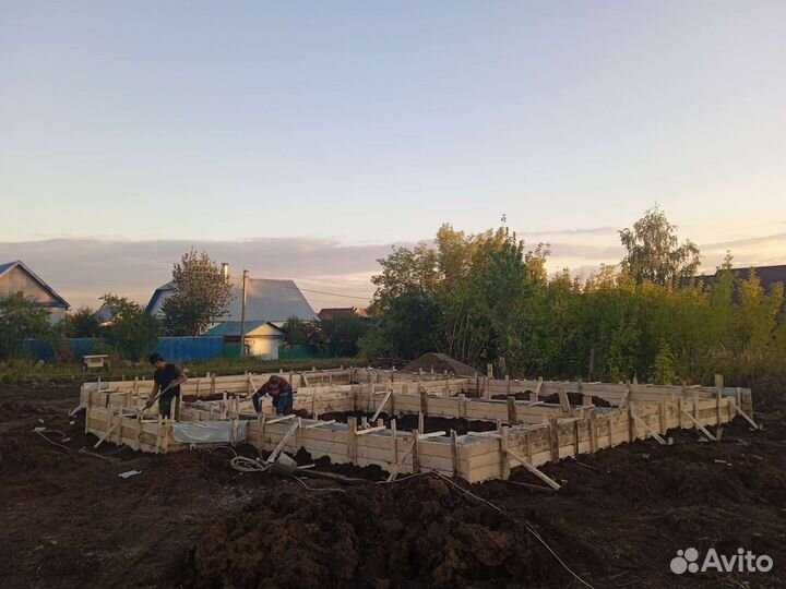 Заливка фундамента стяжка отмостка