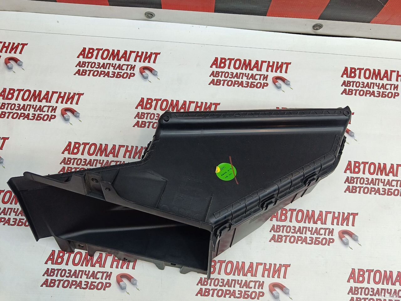 Дефлектор интеркулера левый Lixiang L7