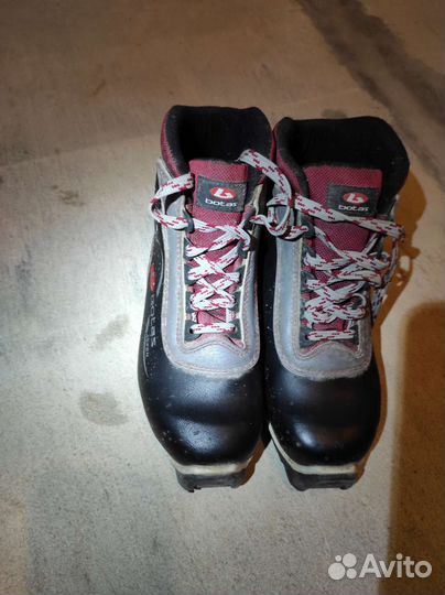 Лыжные ботинки