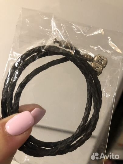 Продаю шарм и браслет Pandora