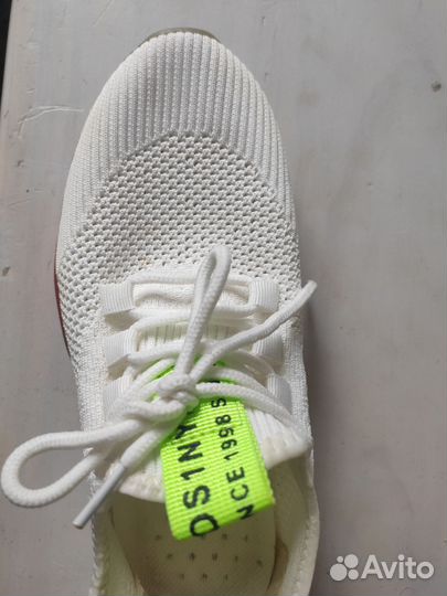 Кроссовки для девочки