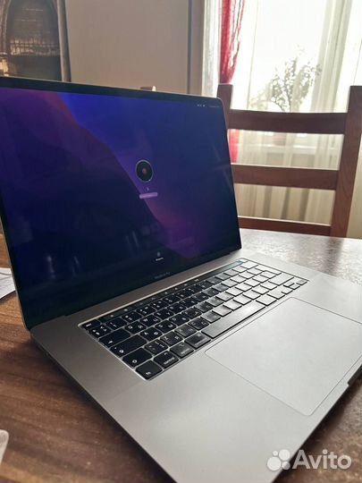 Apple MacBook Pro 16