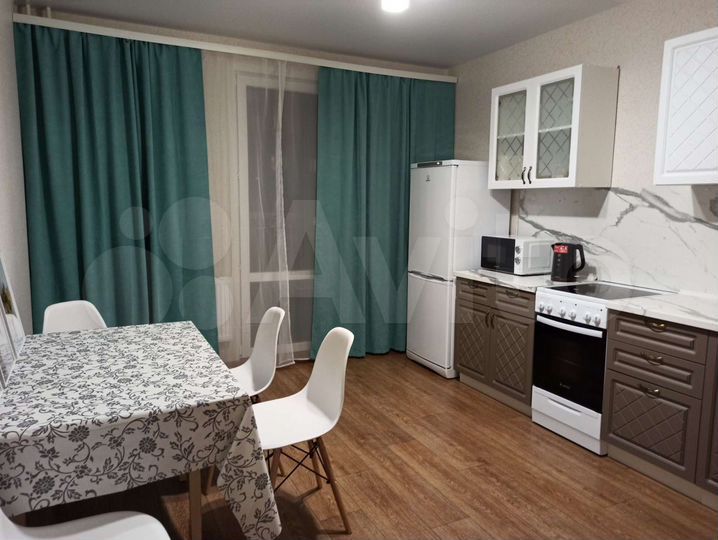 2-к. квартира, 68 м², 14/17 эт.