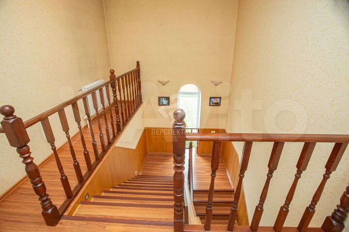 Коттедж 371,8 м² на участке 15 сот.