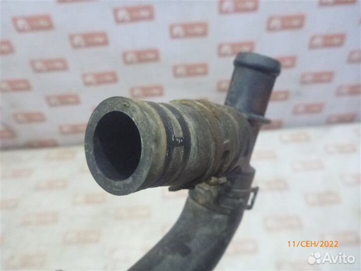 Патрубок системы охлаждения Volkswagen Caravelle