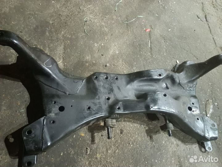 Подрамник передний Mitsubishi Lancer 9