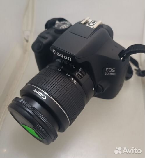 Фотоаппарат Canon EOS 2000D kit 18-55mm III б/у