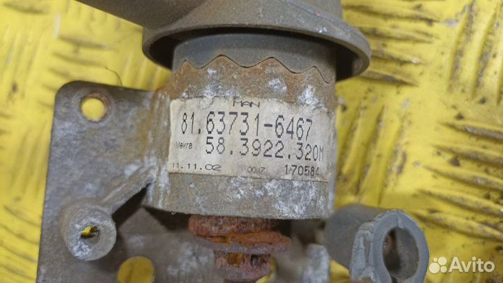 Кронштейн зеркала правый Man Tga