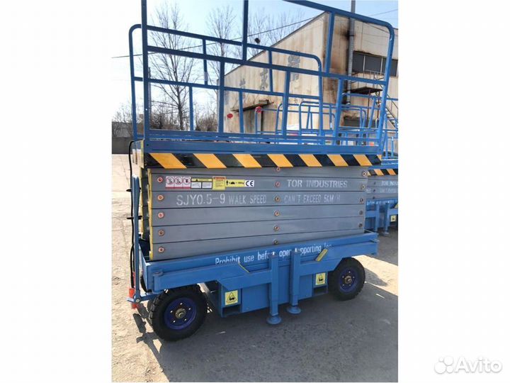 Ножничный подъемник