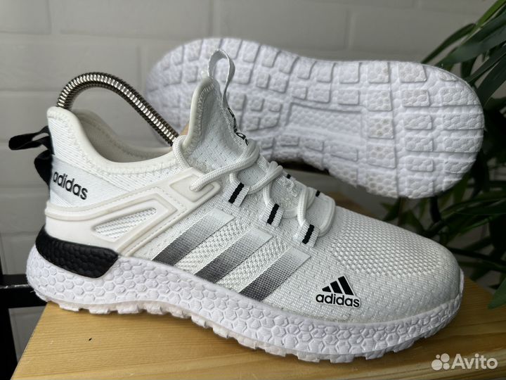 Кроссовки женские Adidas 39 размер