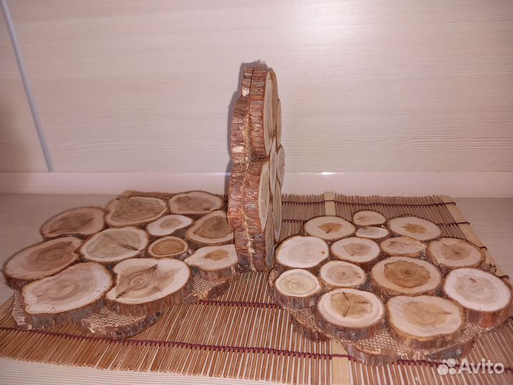 Подставка под горячее из можжевельника