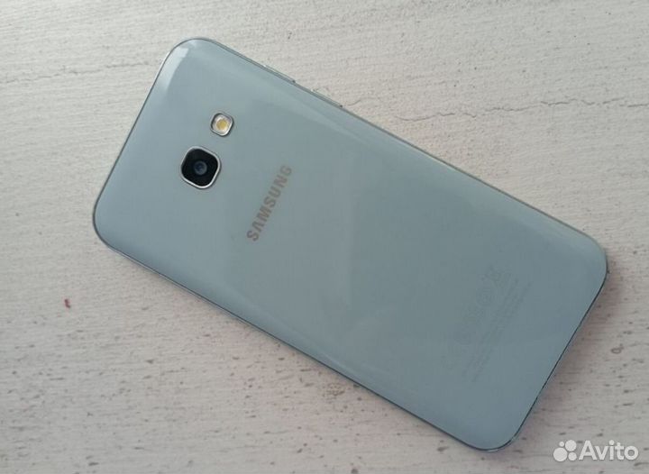 Samsung Galaxy A3 (2017) SM-A320F/DS, 2/16 ГБ