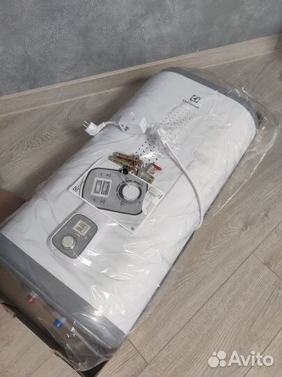 Электроводонагреватель Electrolux 50 л