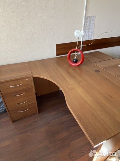 Стол угловой «орех»
