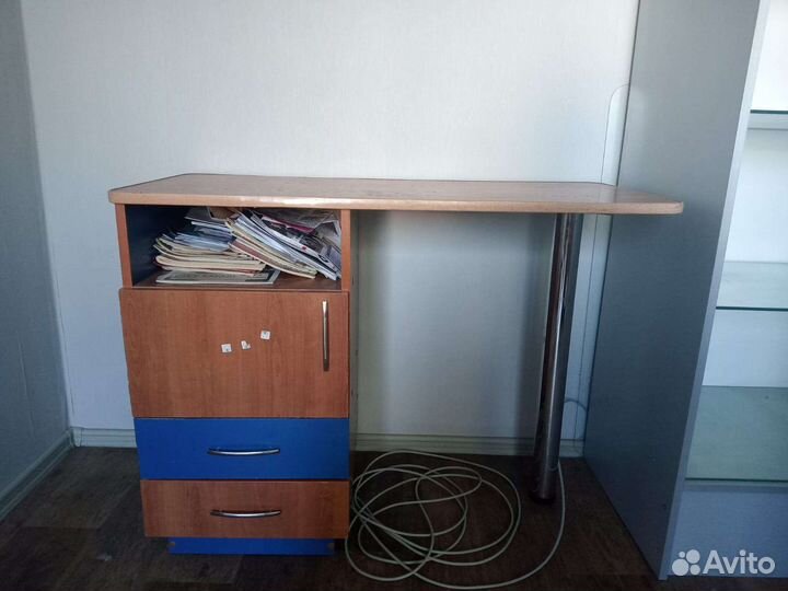 Письменный стол