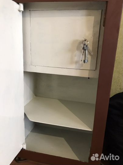 Сейф металлический