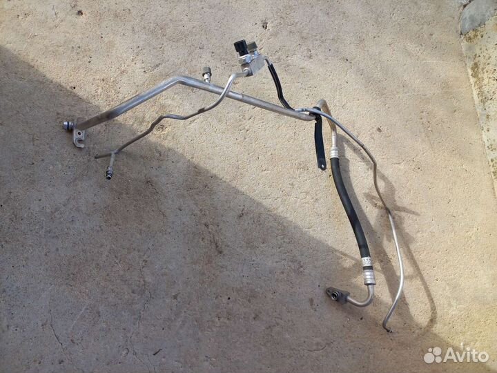 Трубки кондиционера тойота пробокс 2016г