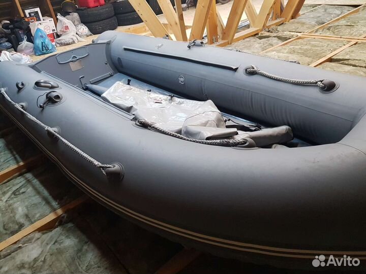 Лодка с мотором