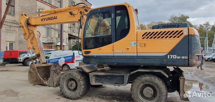 Колёсный экскаватор Hyundai R170W-9S, 2012