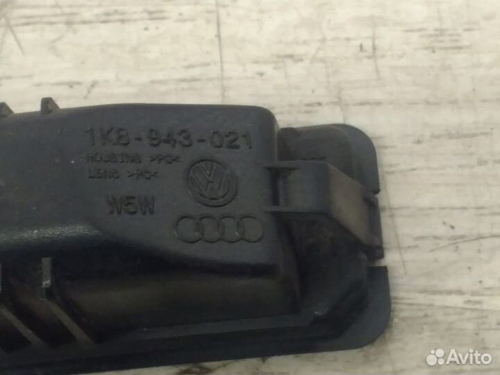 Подсветка номерного знака Volkswagen Golf 6 caxa