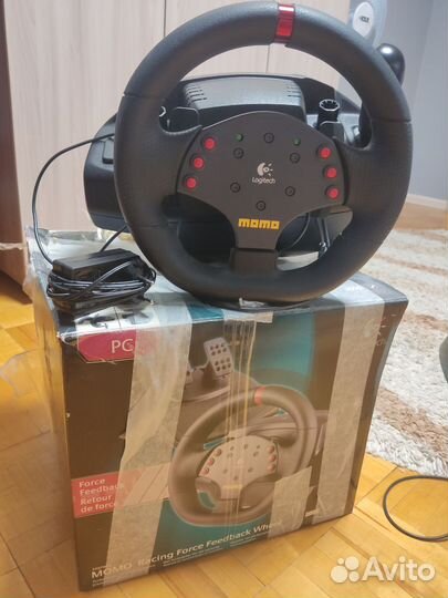 Руль Logitech momo Racing