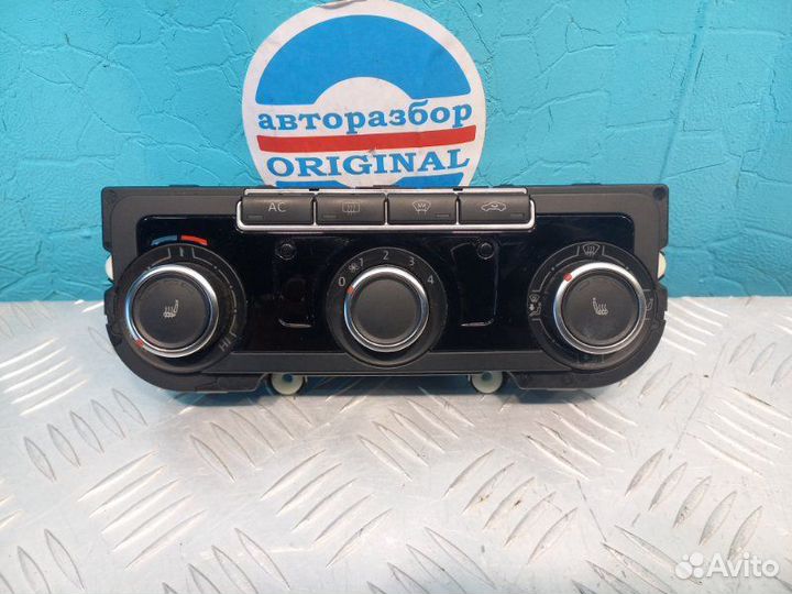 Блок управления отопителем Volkswagen Passat B7