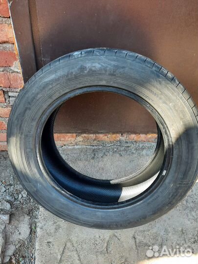 Yokohama BluEarth-XT AE61 215/60 R17