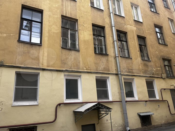 Комната 11 м² в 4-к., 2/4 эт.