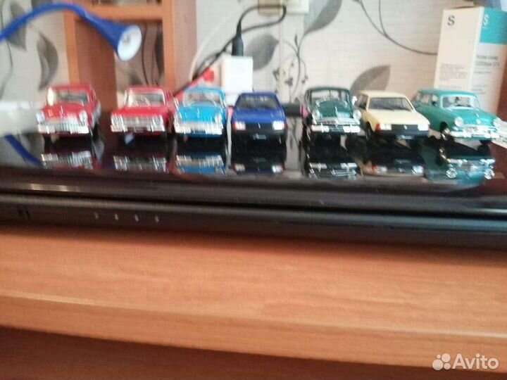 Модели 1:43 автомобилей москвич