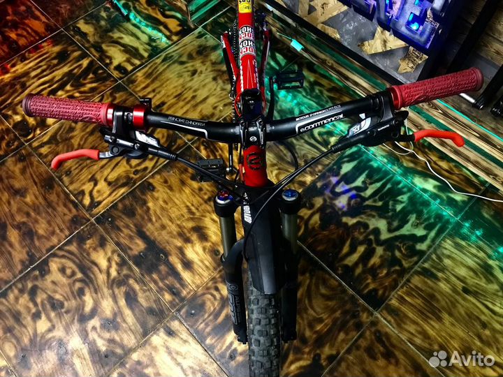 Горный велосипед Commencal Super 4 Pro