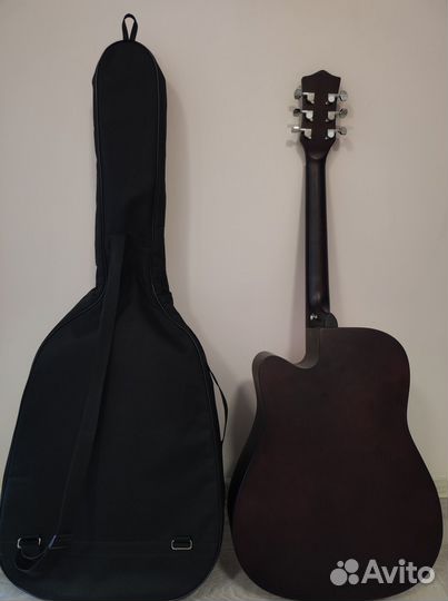 Акустическая гитара 4\4
