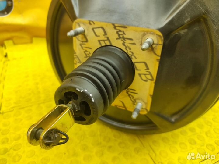 Вакуумный усилитель тормозов Mercedes-Benz W639