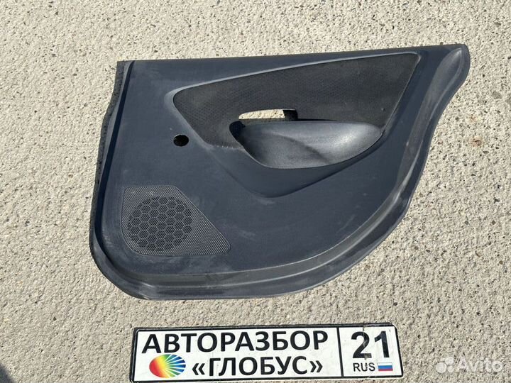 Обшивка двери задняя правая Nissan Almera G15