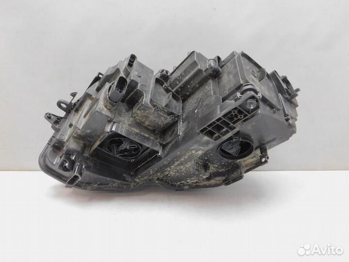 Фара правая Volkswagen Tiguan