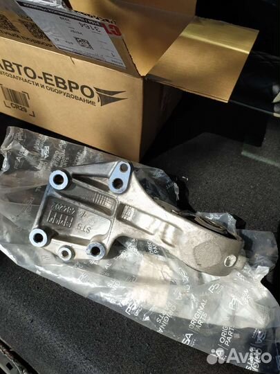 Подушка двигателя citroen с4