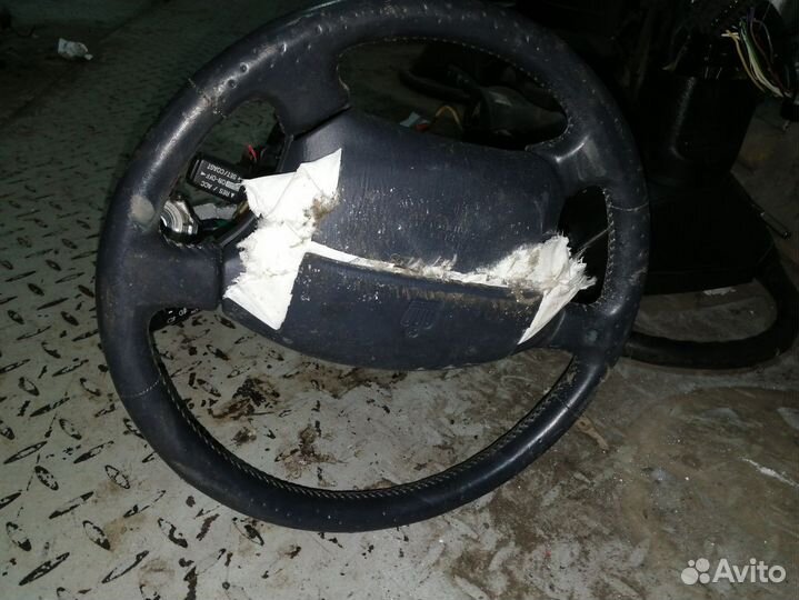 Рулевая колонка на Toyota Crown Majesta UZS155