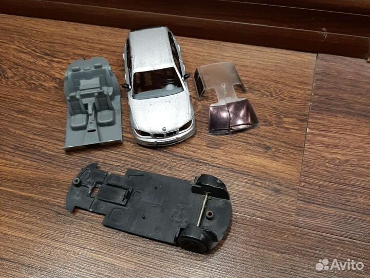 Детали от игрушечной машинки