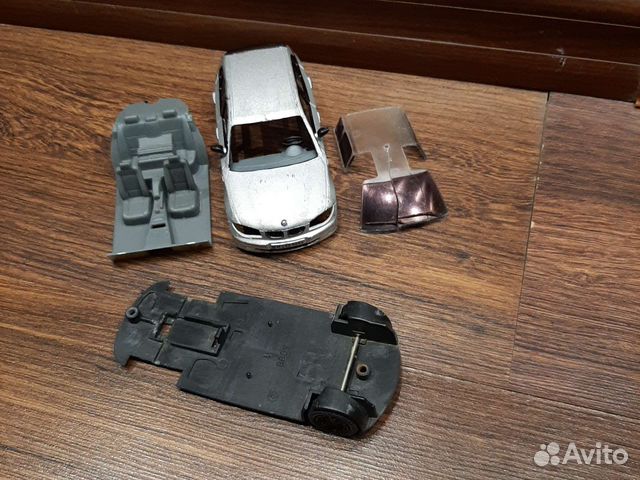 Детали от игрушечной машинки