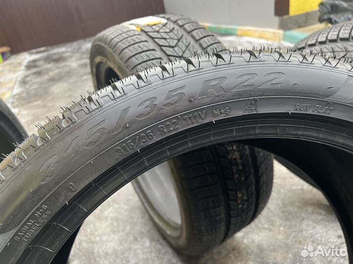 Pirelli Scorpion Winter 315/35 R22