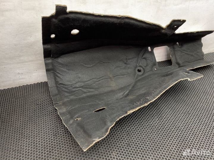 Шумоизоляция моторного отсека Mercedes-Benz