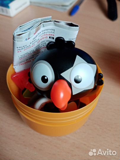 Попугаи Kinder maxi 2024