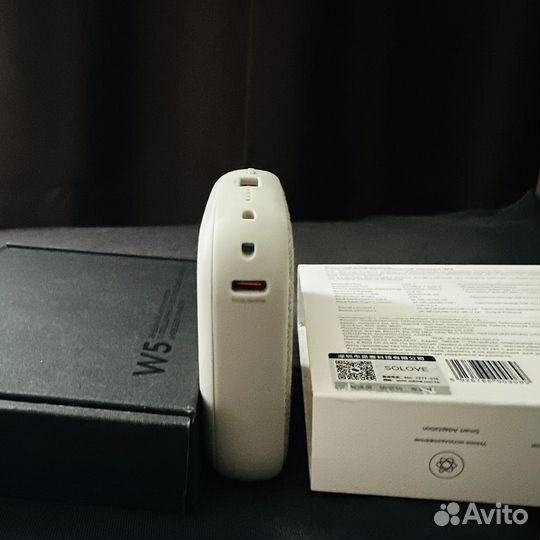 Внешний аккумулятор с беспроводной зарядкой 10000