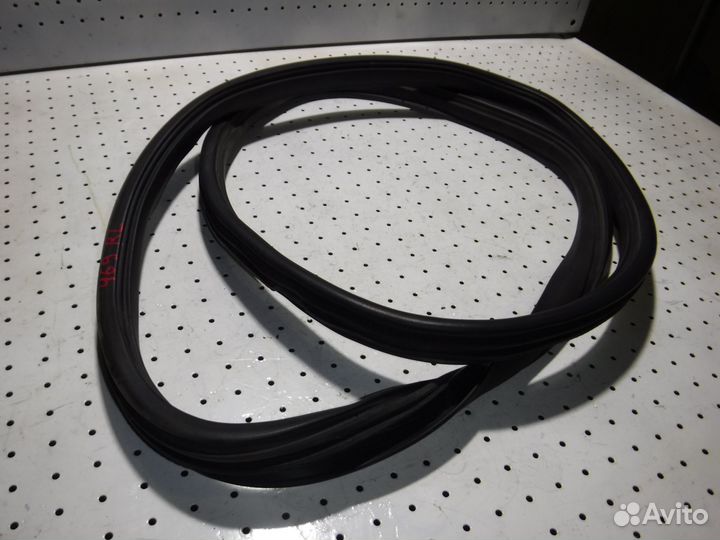 Уплотнитель проёма Cadillac CTS