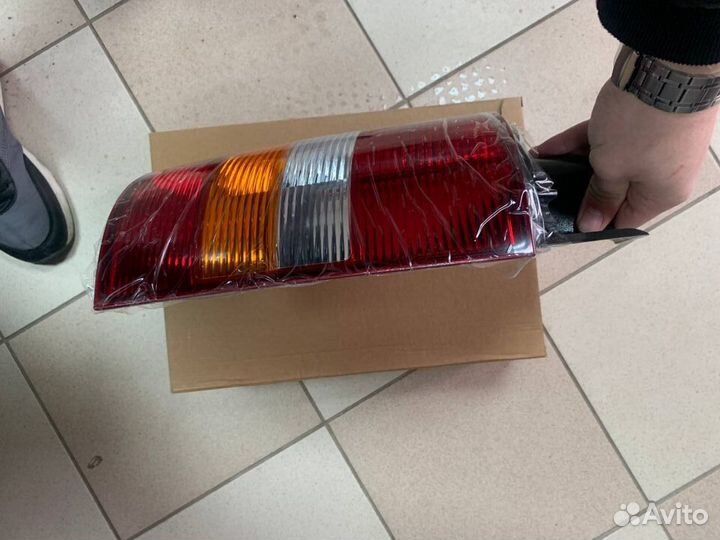 Фонарь задний правый VW transporter T5
