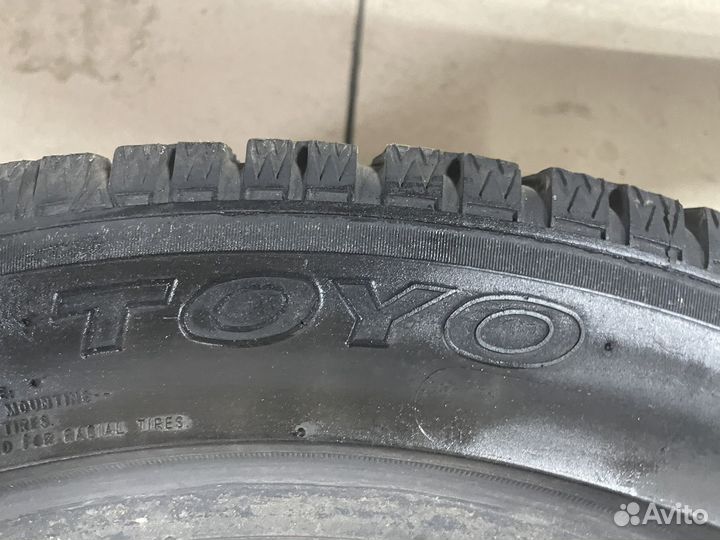 Toyo Observe Garit KX 215/50 R17