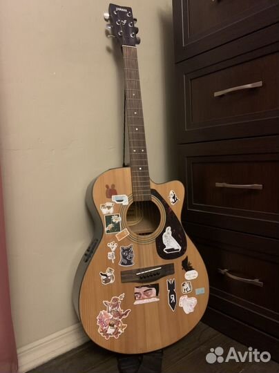 Электроакустическая гитара yamaha